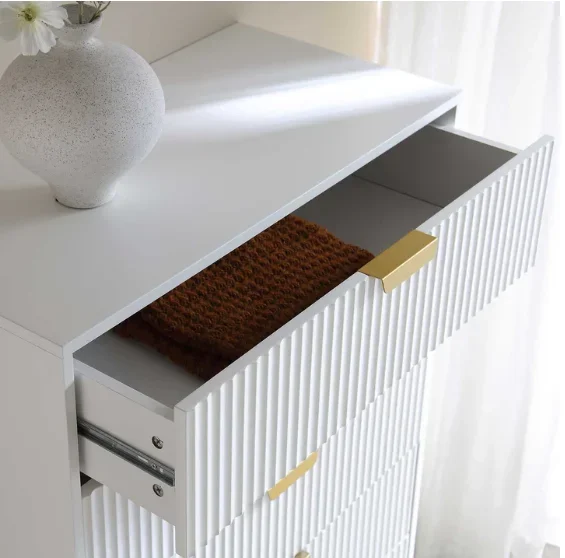 A Modern Style Large Storage S - Drawer Dresser White recension och pris